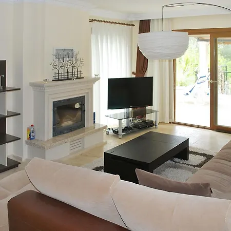 公寓 Spacious 4-bedroom House In With Swimming Pool And Several T 库萨达斯
